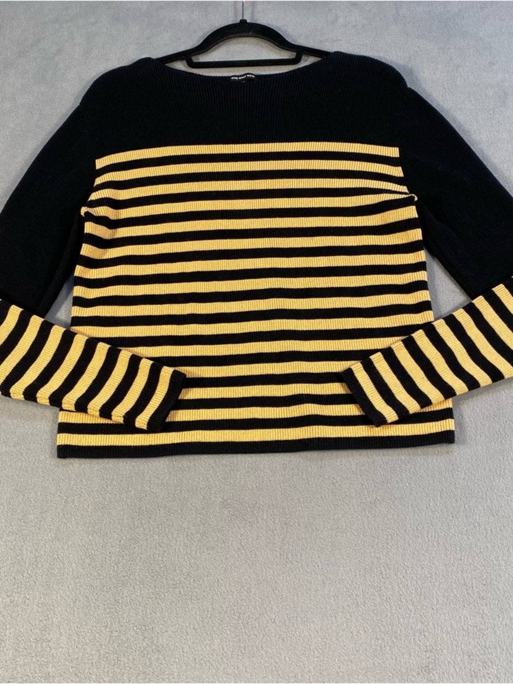 Who What Wear women’s Black & Yellow Striped long sleeve knit sweater, size M